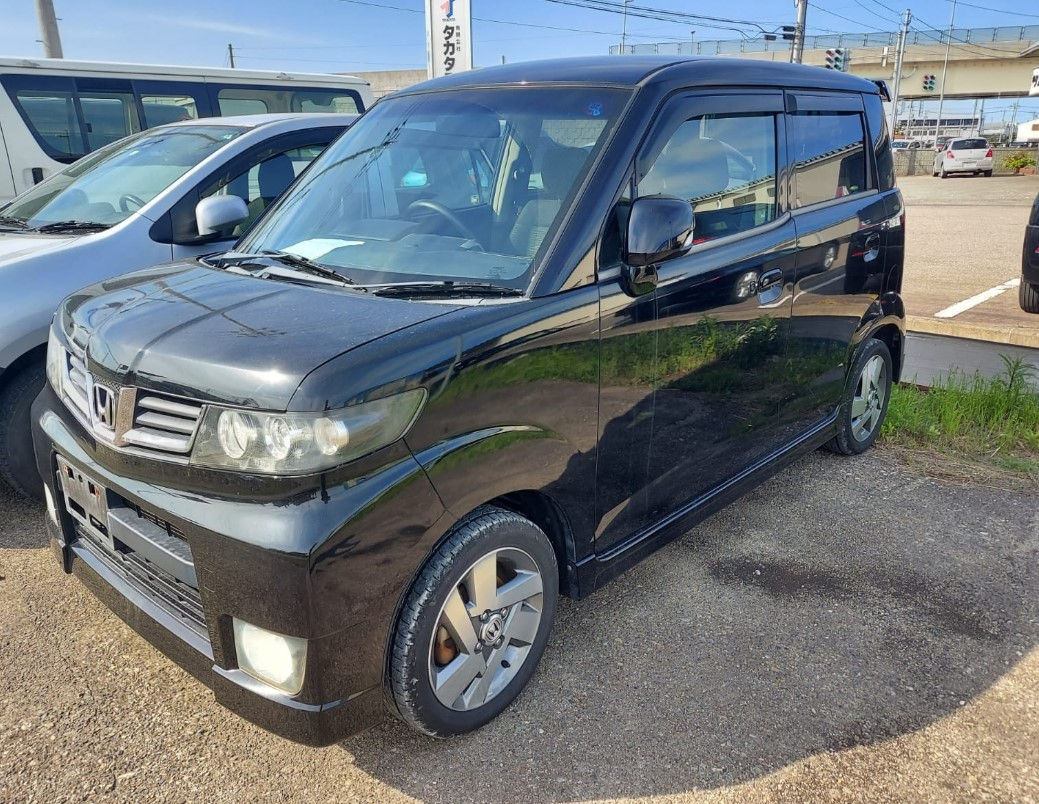 Honda Zest Spark Year - 2010 Cc - 600 Color - Black