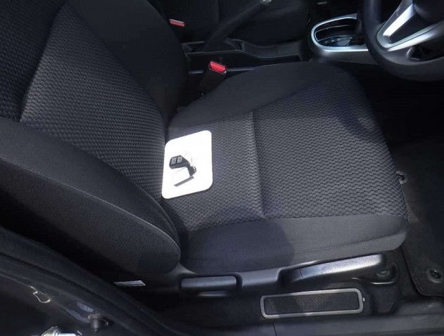 Thumbnail: Honda Fit 13 G F  Year - 2018 Cc- 1500 Color -Grey