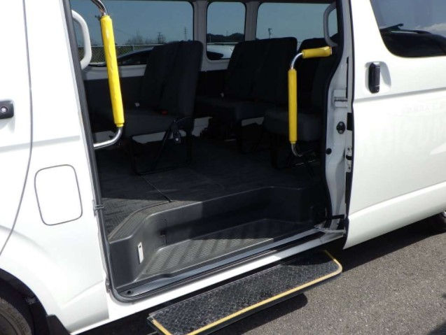 Thumbnail: Toyota Hiace Commuter  Year - 2011 Cc- 3000 Diesel Color - White