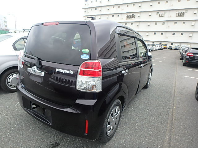 Thumbnail: TOYOTA SPADE Year : 2015/8 Cc : 1500 Color : Wine