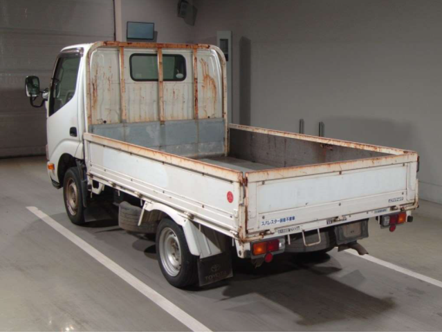 Thumbnail: Toyota Dyna Truck Year - 2011 Cc - 3,000 Color - White