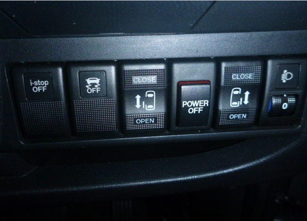 Thumbnail: MAZDA BIANTE Year : 2015 Cc : 2000 Color : Silver