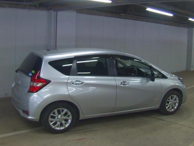 Миниатюра: NISSAN NOTE E-POWER HYBRID Год: 2017 Cc: 1200 Цвет: Серебристый
