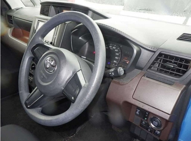 Миниатюра: Toyota Tank XS Year - 2018 Cc - 1000 Color - Blue