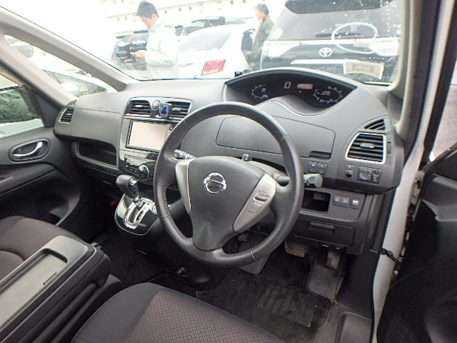 サムネイル： 日産セレナ年：2012 Cc：2000