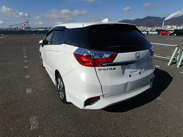 Thumbnail: Honda Shuttle Hybrid X Edition Year - 2017 Cc - 1500 Color - Pearl Km - 80,000