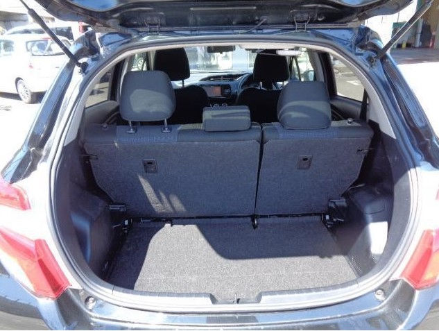 Thumbnail: Toyota Vitz F-LED Year - 2016/7 Cc - 1300 Color - Black