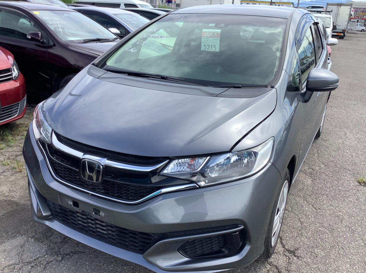 Honda Fit 13 G F Year - 2018 Cc- 1500 Color -Grey