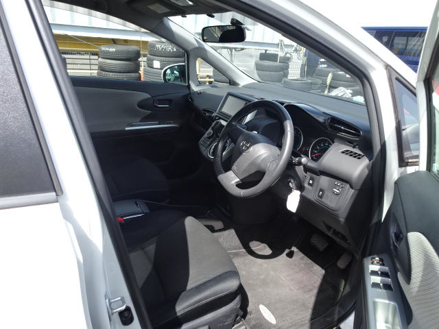 Thumbnail: Toyota Wish 1.8 S Year - 2010/8 Cc - 1800 Color -Pearl