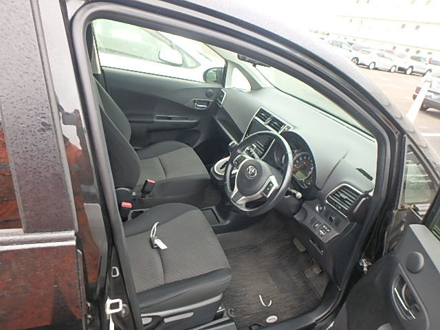 Миниатюра: Toyota Ractis G Год: 2015/9 Cc: 1300 Цвет: Черный км: 30 461