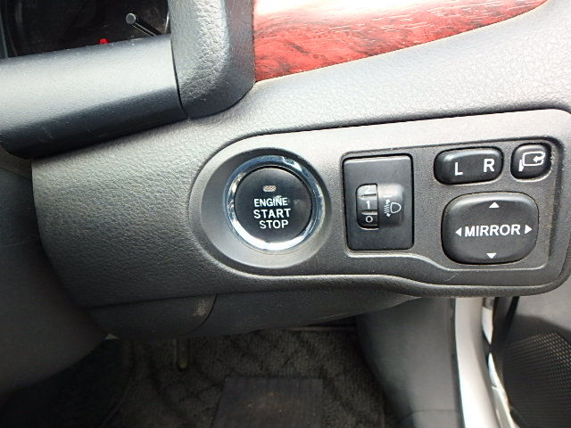 Thumbnail: TOYOTA ALLION Color : Silver