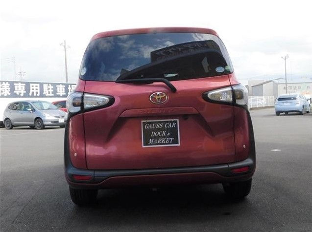 サムネイル： Toyota Sienta 1.5 x 7 Year - 2017 Cc - 1500 Color -Red Wine Km -82,000