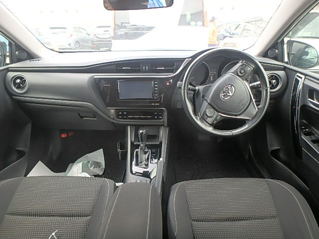 Thumbnail: Toyota Auris S Pakage Year : 2017 Cc : 1500 Color : Pearl
