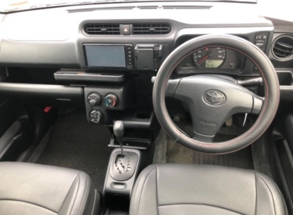 Миниатюра: Toyota Probox 4WD DX-Comfort Year - 2017 Cc - 1500 Color - Silver