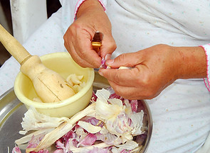 Peeling Garlic