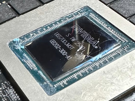 El experimento XOC BIOS de 2500 W fractura el chip de la GPU MSI RTX 5090 Lightning Z.