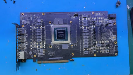 Los estafadores venden tarjetas gráficas NVIDIA RTX falsas con GPU de plástico pegadas y memoria de desecho.