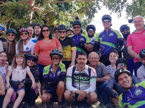 CAFÉ DA MANHÃ NA FONTEBELLA SORVETES REÚNE CICLISTAS EM ITÁPOLIS