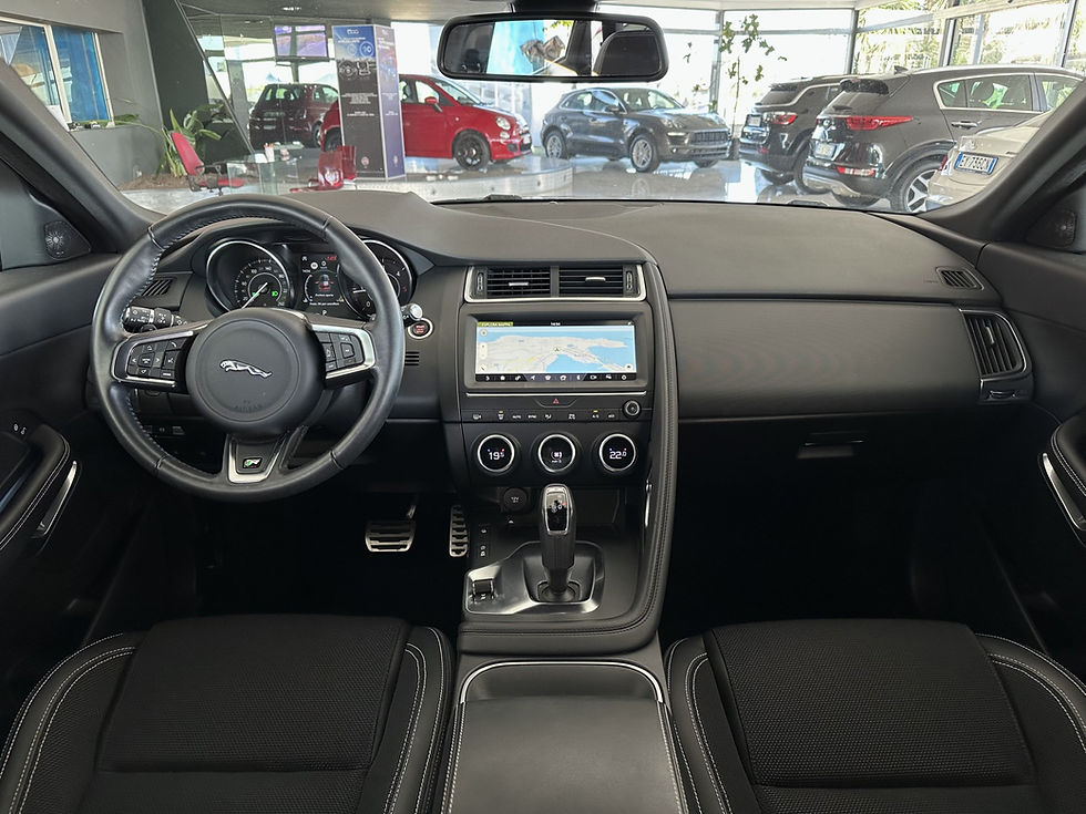 Miniatura: JAGUAR E-PACE 2.0 D RDYNAMIC