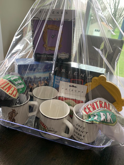 FRIENDS – COMPLETE SERIES AND MEMORABILIA