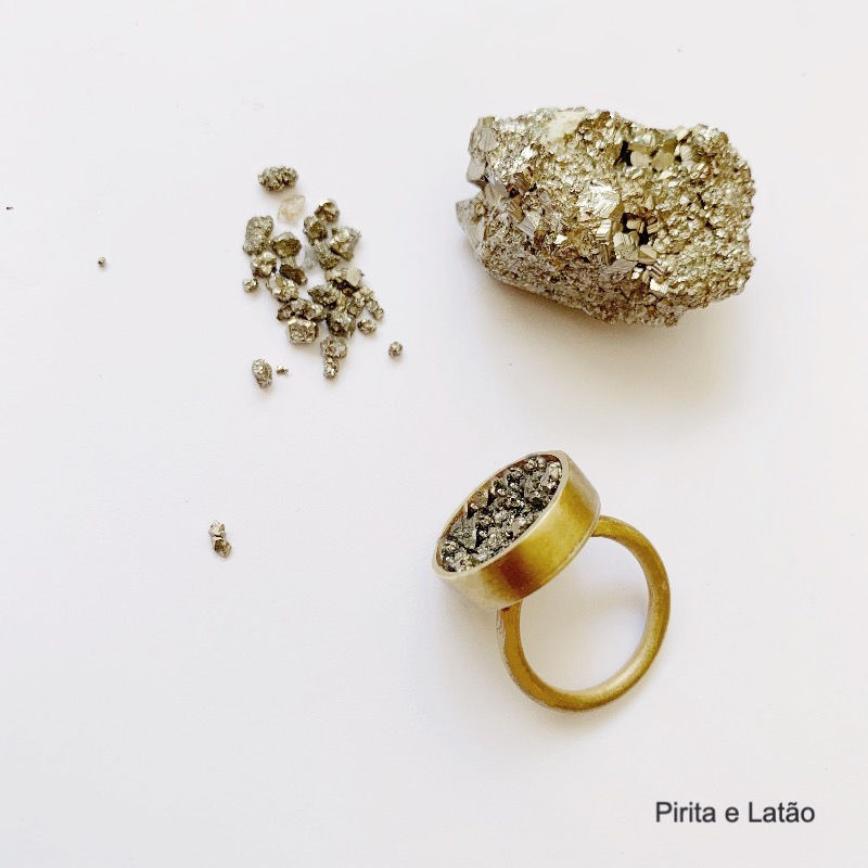 Miniatura: joia em cobre, joia dourada, latão, joia com pirita