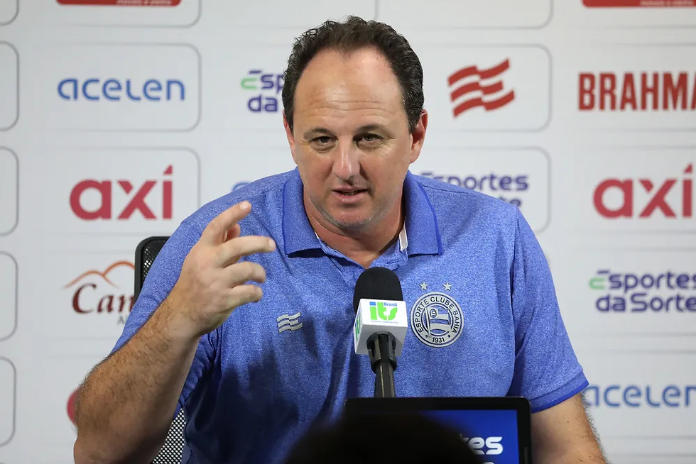 Rogério em apresentação no Bahia — 
