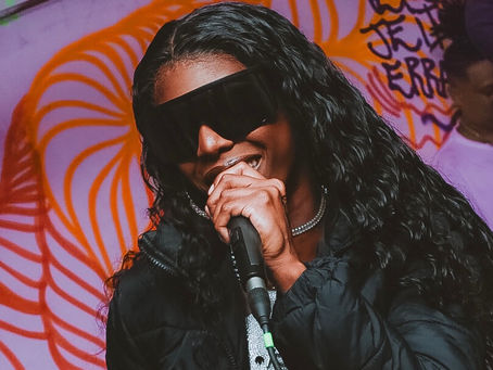 MC Soffia agita a ‘Noite Dellas’ no BOMBAR neste sábado (6)