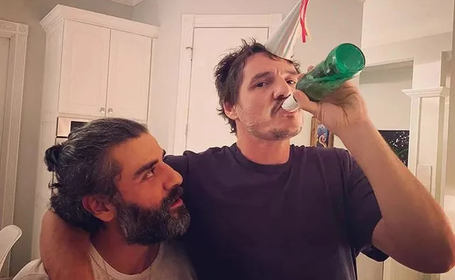 O melhor amigo de Pedro Pascal também é um ator de Star Wars e também é latino.