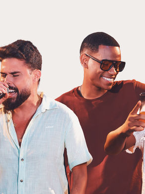 Cantores Kart Love, Thiago Aquino, Netto Brito e Juninho Moraes se apresentam juntos em clima descontraído durante gravação do projeto audiovisual “Churrasquinho do Love – Completo”.