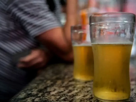 Alerta para os homens: Consumo excessivo de álcool pode afetar fertilidade, entenda