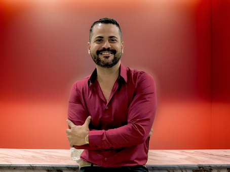 Literatura e cinema ajudam a potencializar escrita e senso crítico no curso de Jornalismo, explica Professor Leonardo