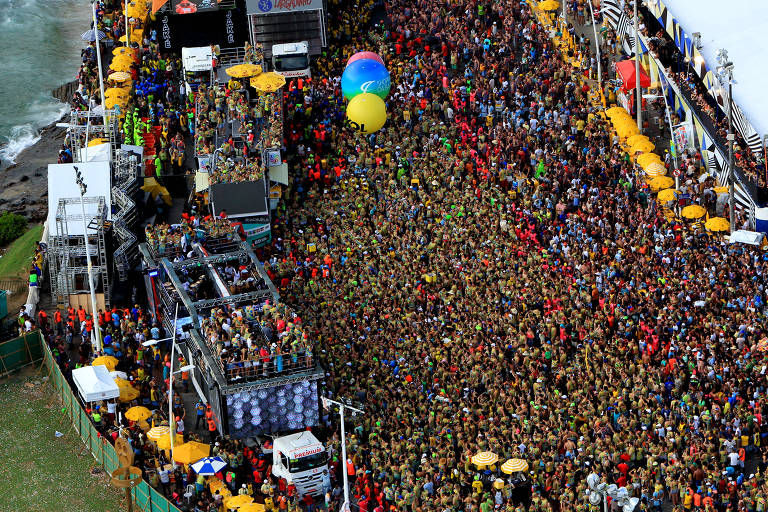 Foto aérea do circuito Barra-Ondina no Carnaval de Salvador - Manu Dias/GOVBA