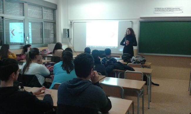 Sueca treballa contra les patologies del joc en els més joves