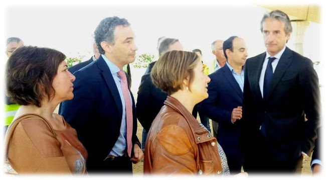 L'alcaldessa de Favara assisteix a la recepció del Ministre de
Foment, Íñigo de la Serna.