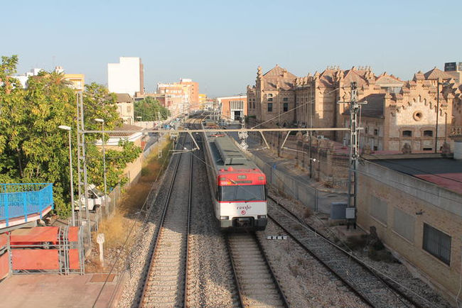 L'Ajuntament de Sueca crea beques de transport escolar per a universitaris i estudiants de cicle