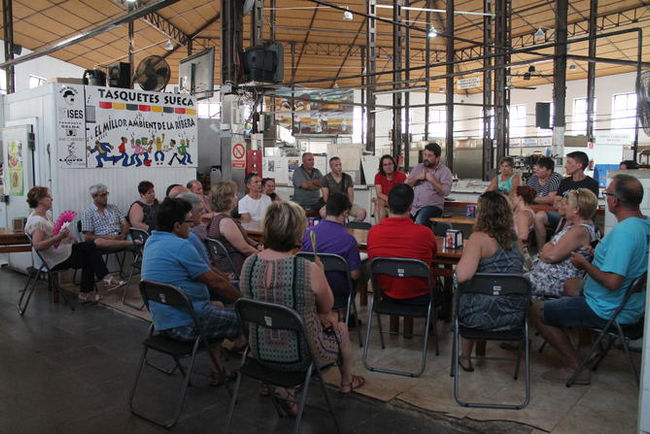 La Generalitat, l'Ajuntament i l'Associació de Venedors de la Plaça inicien converses per a