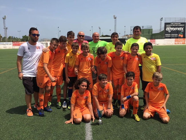 La S.D Sueca "Un Estiu de Tornejos" dedicado a categoria Alevines