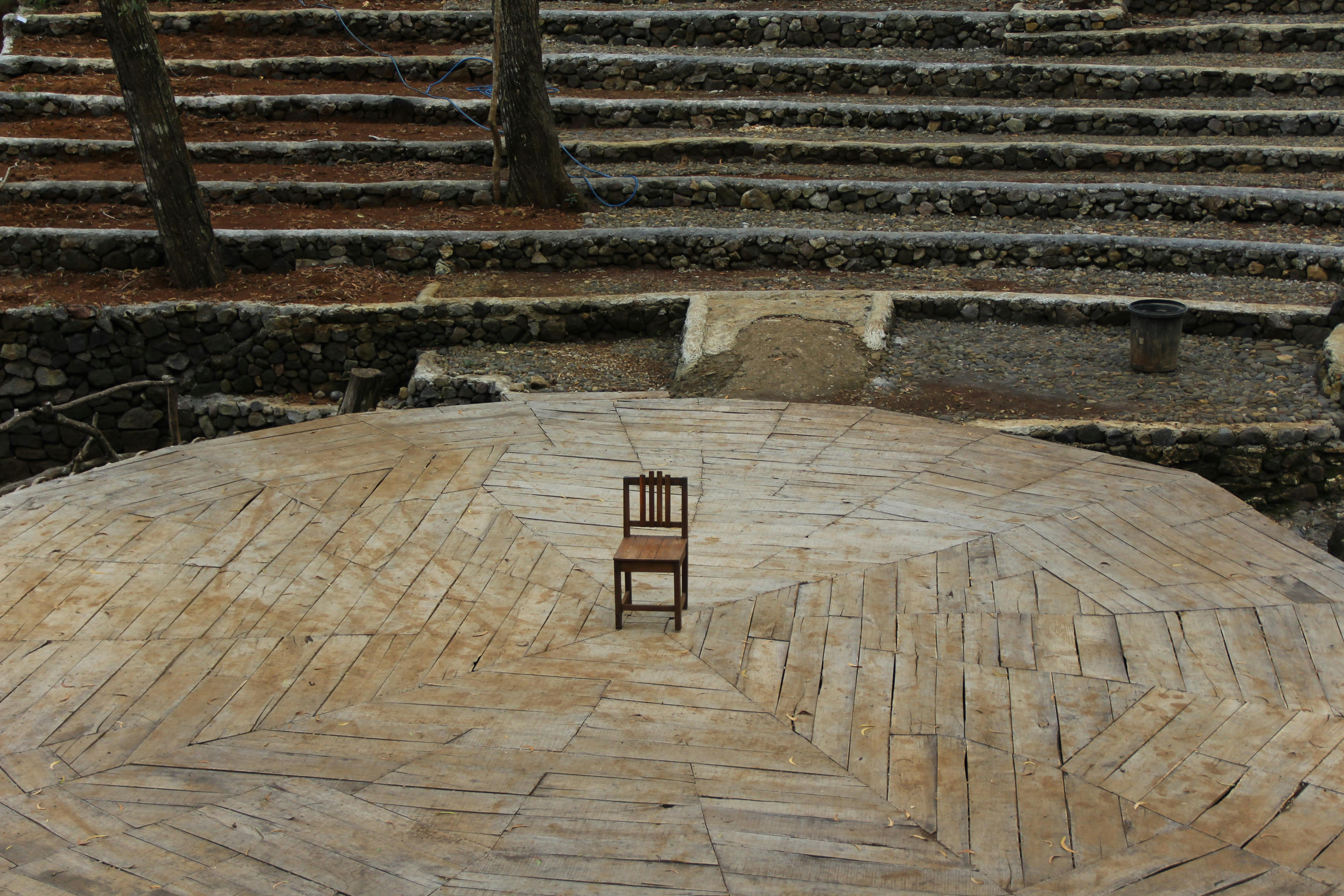 Stool centre stage
