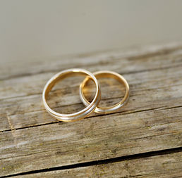 Gold wedding rings
