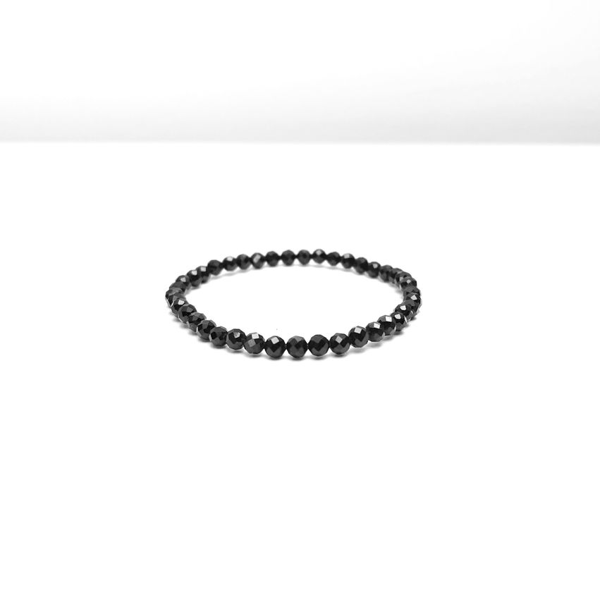 kraftarmband aus reinem edelstein als minimalistischer reminder