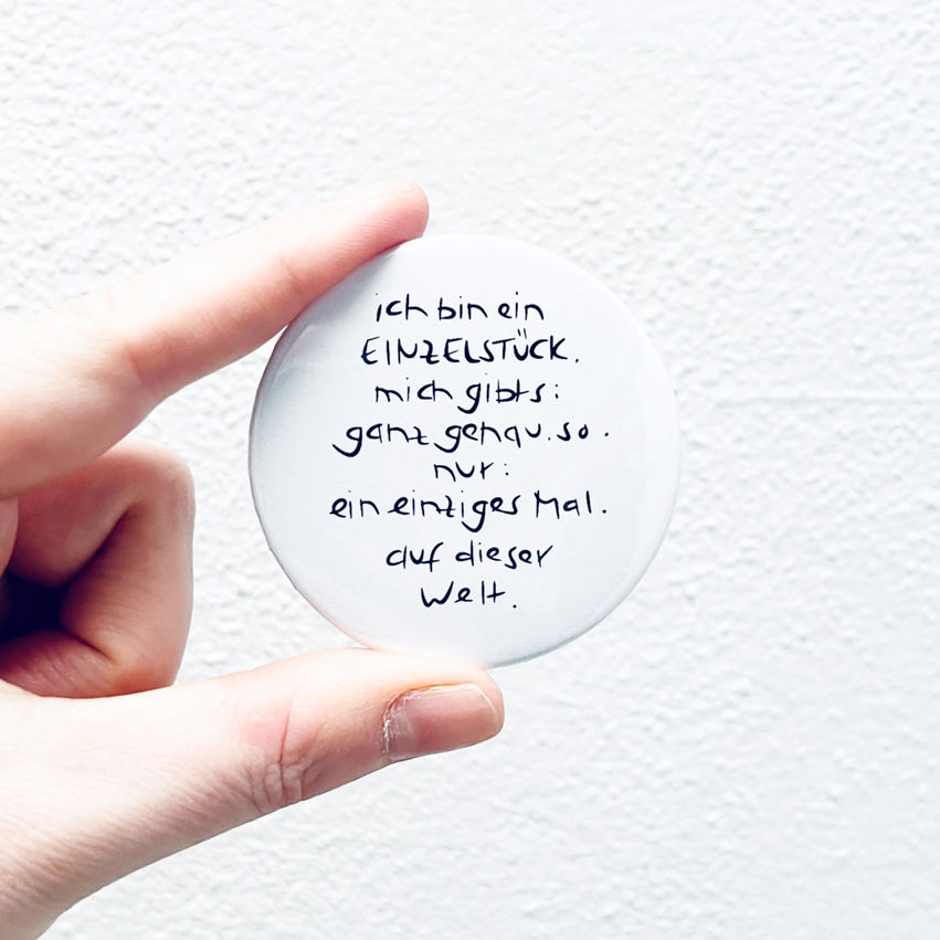 button mit spruch „einzelstück“ - anitaliebt