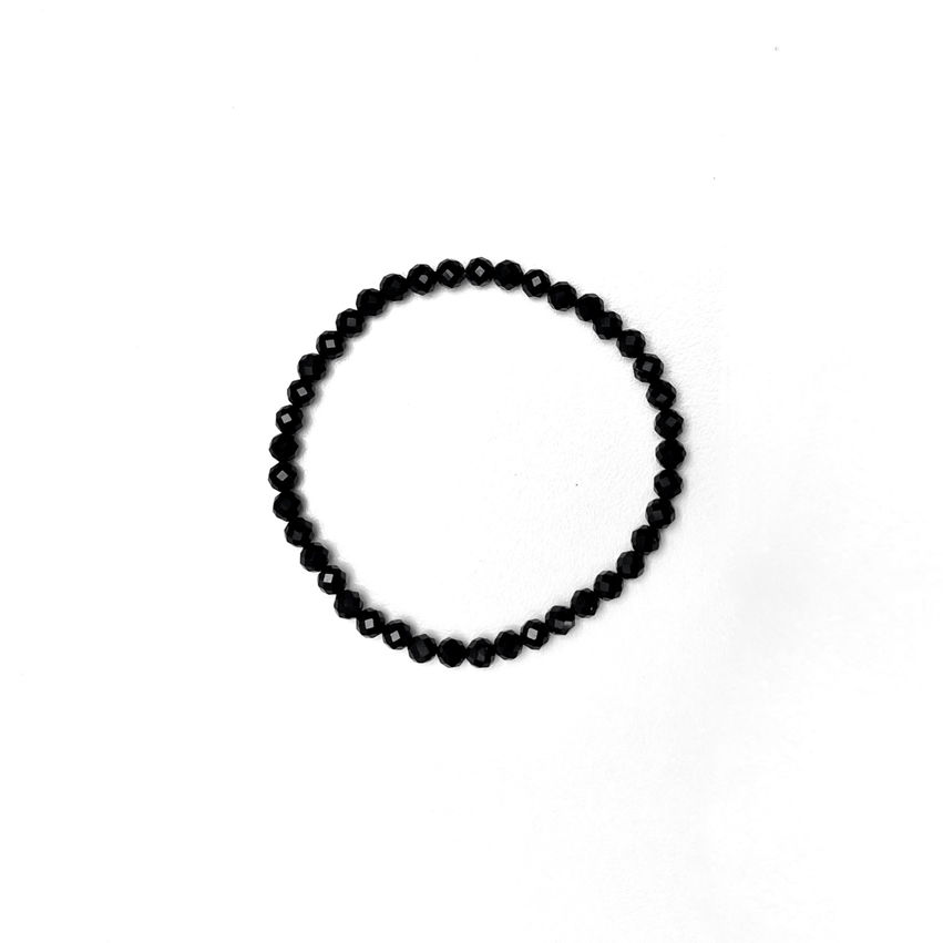 kraftarmband aus reinem edelstein als minimalistischer reminder