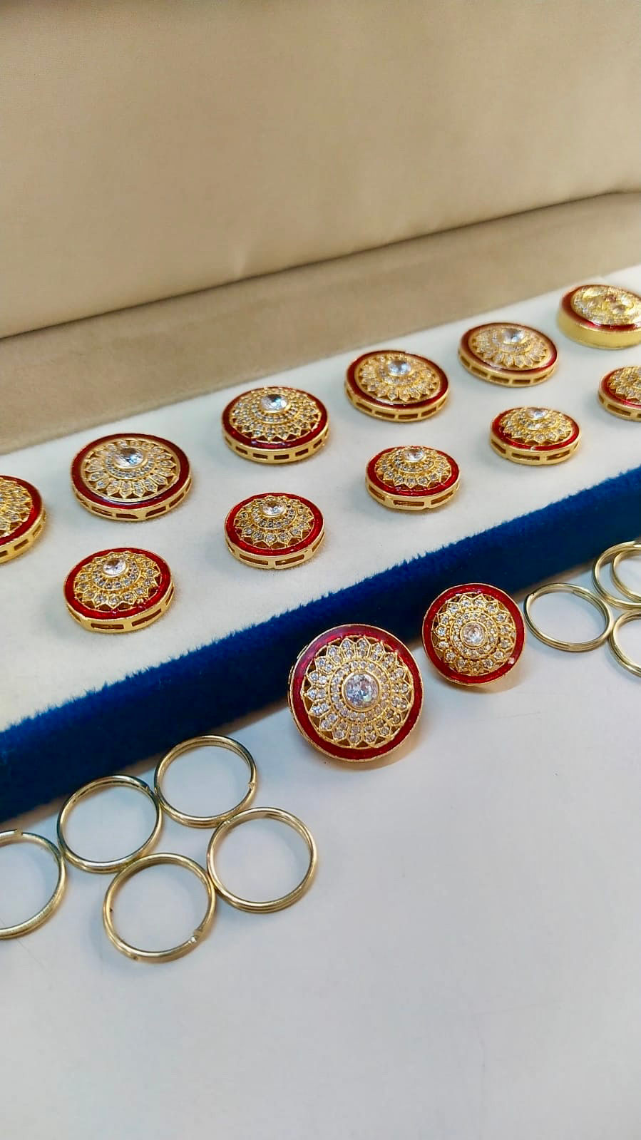 Red golden work button set