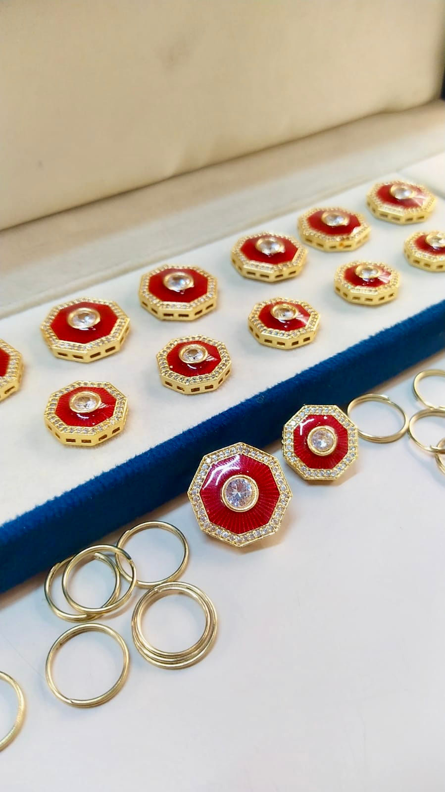 Red octa zircon boundary button set