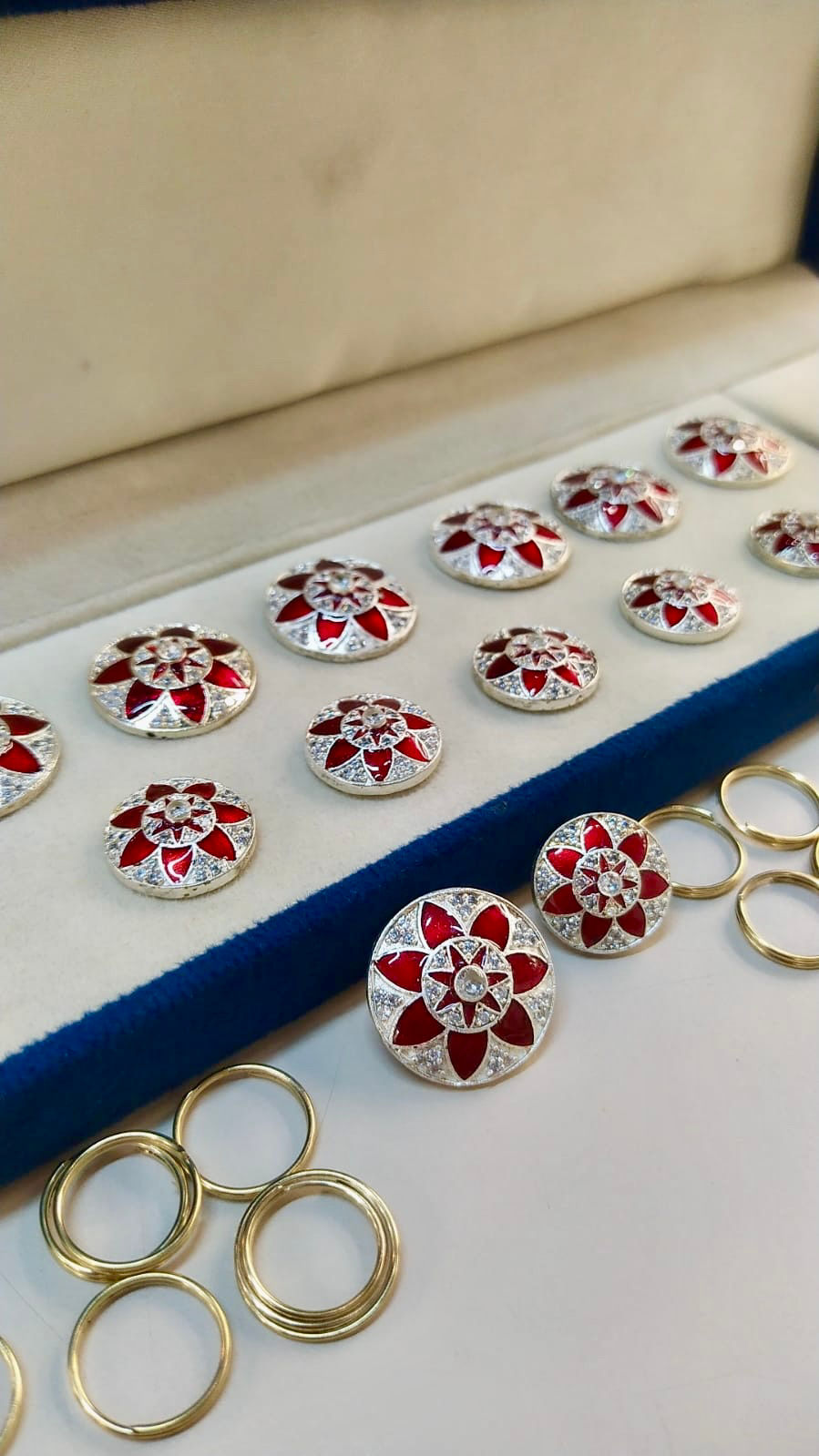 Red silver petal button set