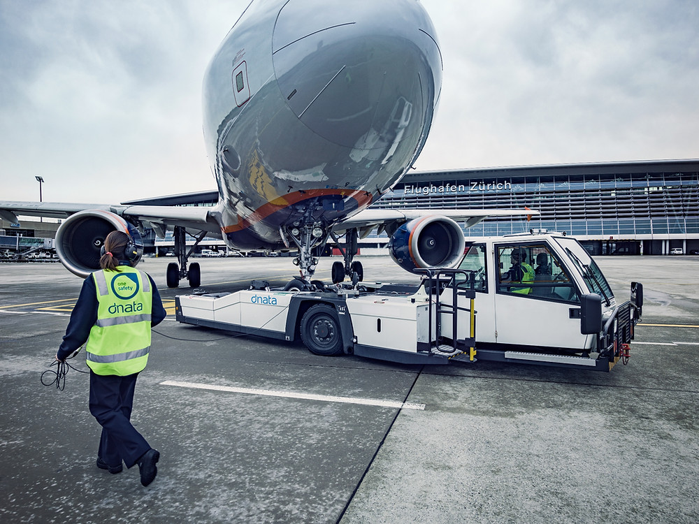 Dnata passa a utilizar em solo do Aeroporto de Guarulhos uma frota 100% elétrica - Foto © Dnata / Divulgação.
