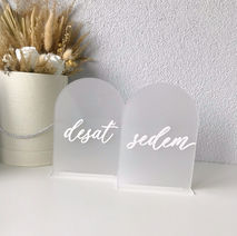 Luxusná a štýlová výzdoba od MajLuc – svadobná a eventová agentúra Orava.
Tvoríme nezabudnuteľné dekorácie pre svadby, stužkové, oslavy, krstiny, konferencie a firemné akcie. Každý detail prispôsobujeme atmosfére vášho podujatia – od elegantných kvetinových aranžmánov cez svetelné doplnky až po moderné balónové inštalácie a dizajnové dekorácie.
Naše výzdoby nájdete v regiónoch Námestovo, Tvrdošín, Trstená, Dolný Kubín, Ružomberok, Martin a Žilina, kde premeníme každý priestor na výnimočný zážitok.
MajLuc – výzdoba, ktorá spája luxus, estetiku a emóciu pre každý typ udalosti.