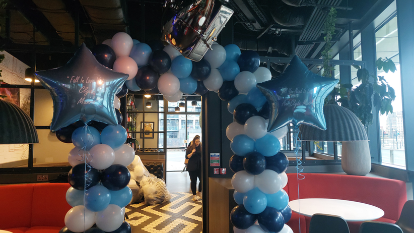 Balloon arch with star