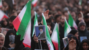 Israel ataca edificio donde se elegiría al sucesor de Jamenei; Irán acelera votación para elegir nuevo líder.