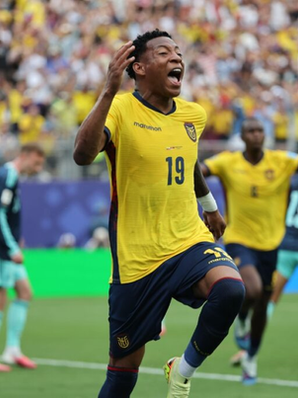 Ecuador derrota a Alemania 2-1, Países Bajos y Japón avanzan.
